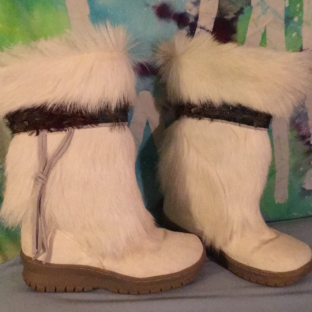 Bear paw boots size 7